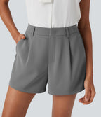 Short tailleur taille moyenne avec poches latérales