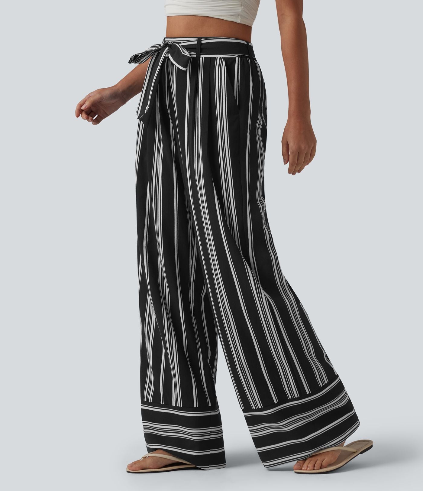 Pantalon large taille haute à rayures avec ceinture et poches
