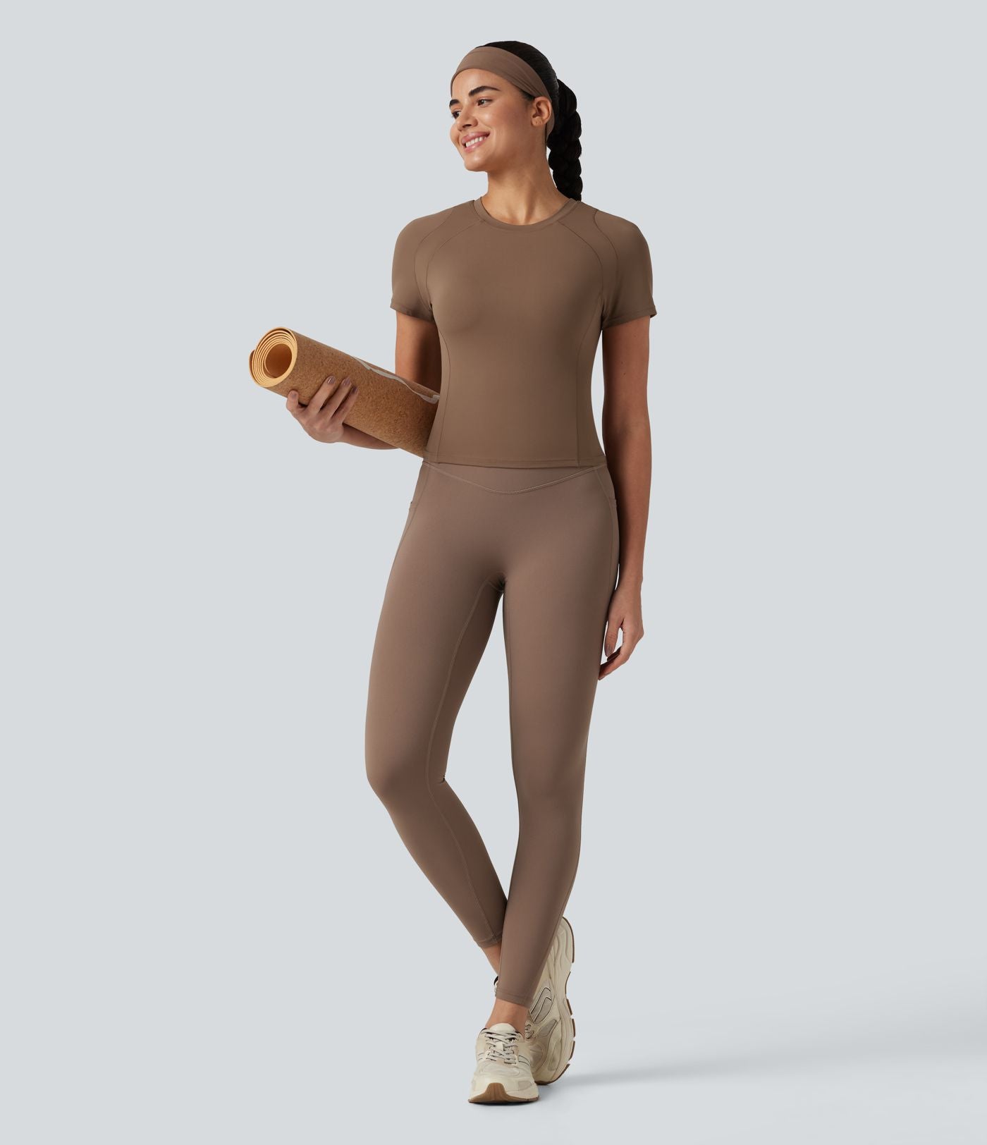 Haut de sport Softlyzero™ à manches courtes et col rond avec soutien-gorge intégré - Protection UPF50+