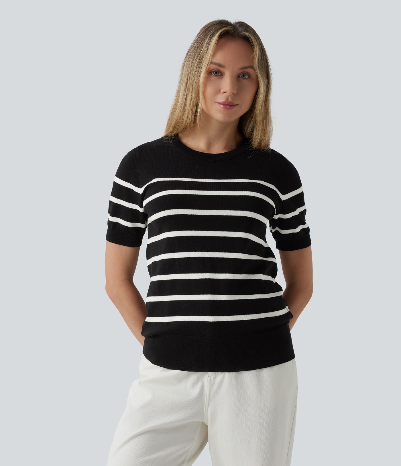 Pull tailleur col rond à manches courtes et rayures