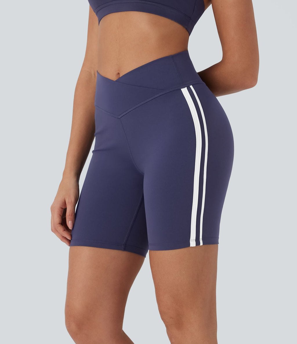 Short cycliste de yoga 17,5 cm croisé à taille moyenne, bandes colorées et rayures