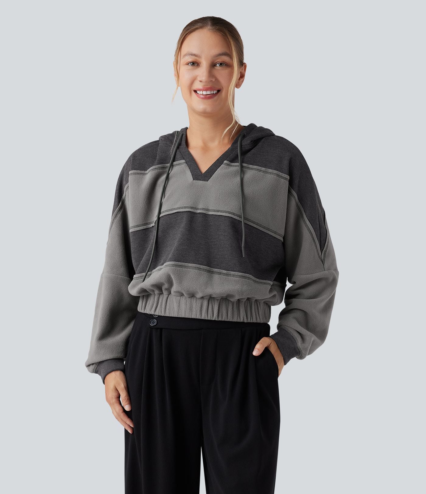 Sweat-shirt de sport patchwork à capuche avec cordon de serrage et manches longues