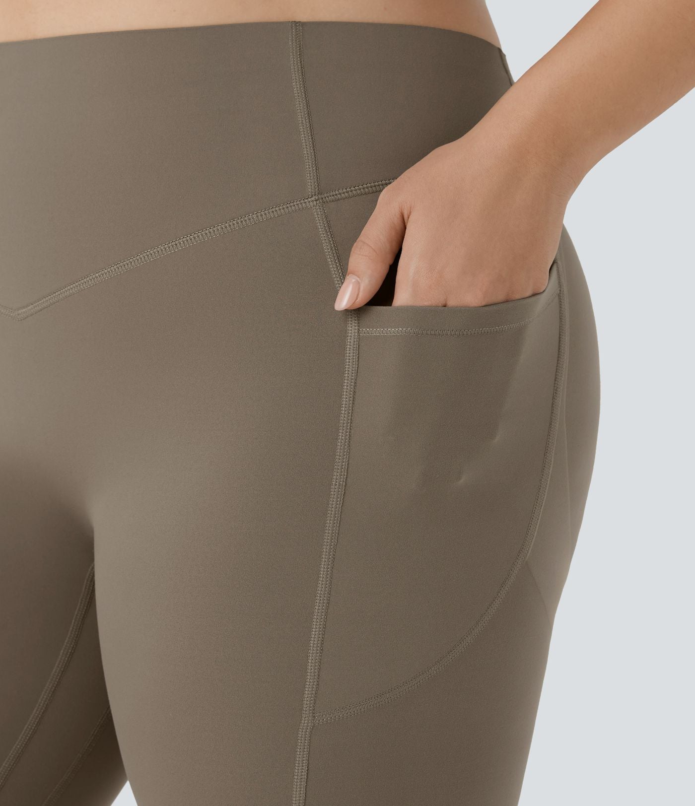Legging d'entraînement gainant galbant taille haute grande taille avec effet scrunch et poches Halara UltraSculpt™