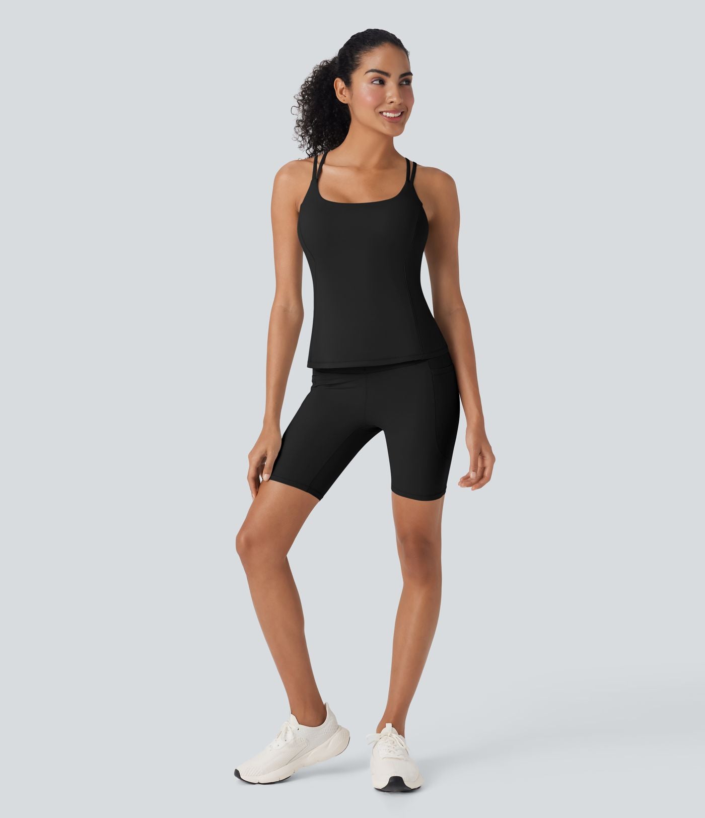 Short cycliste 7,5 cm d'entraînement gainant galbant taille haute avec effet scrunch et poches Halara UltraSculpt™