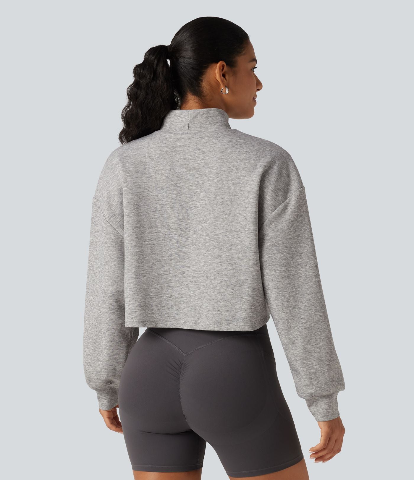 Sweat crop top col montant avec manches longues et coupe décontractée