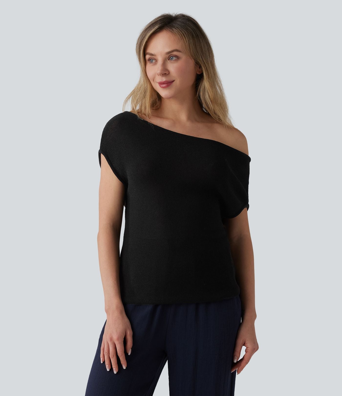 Pull décontracté épaules dénudées manches courtes