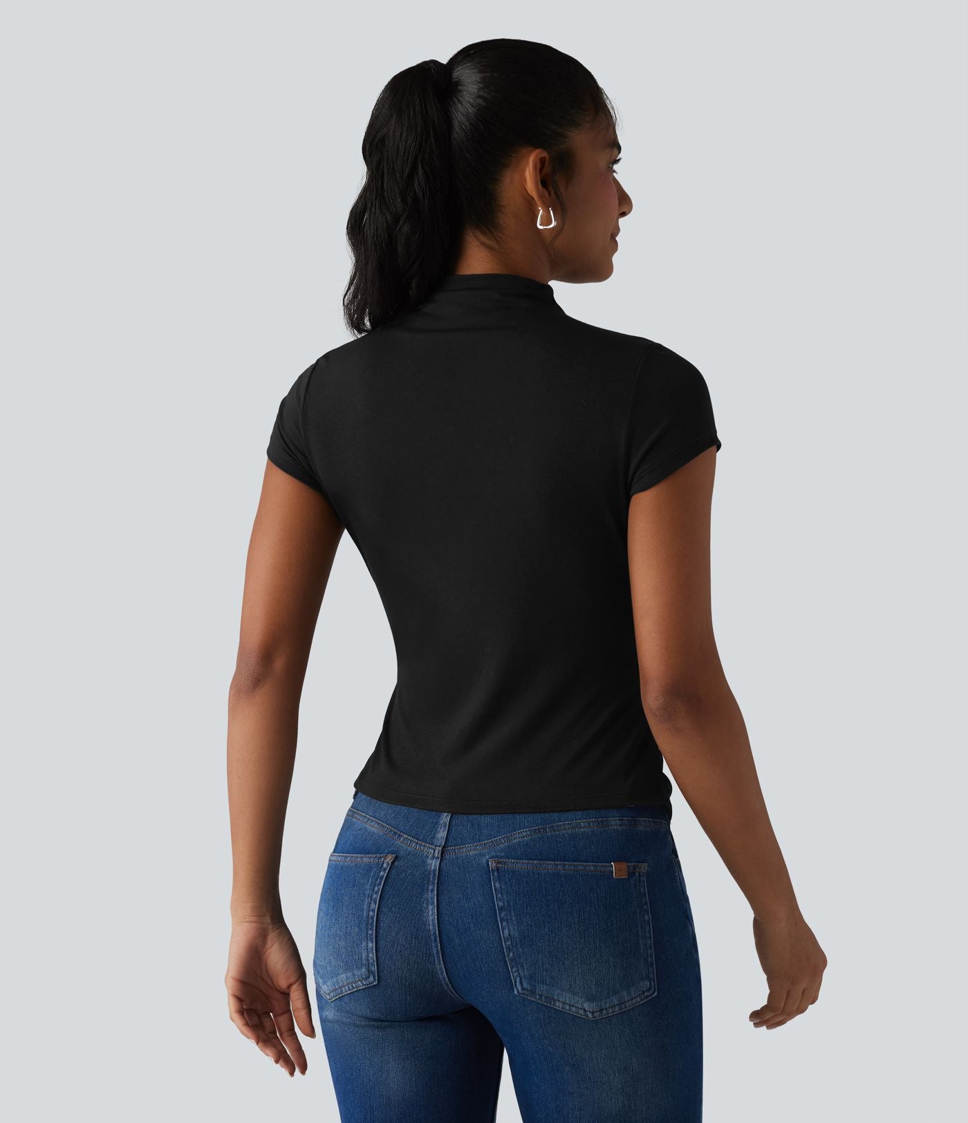 T-shirt casual froncé à col cheminée et manches courtes