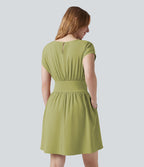 Robe de travail mini Breezeful™ manches chauve-souris courtes fluide séchage rapide avec poches latérales