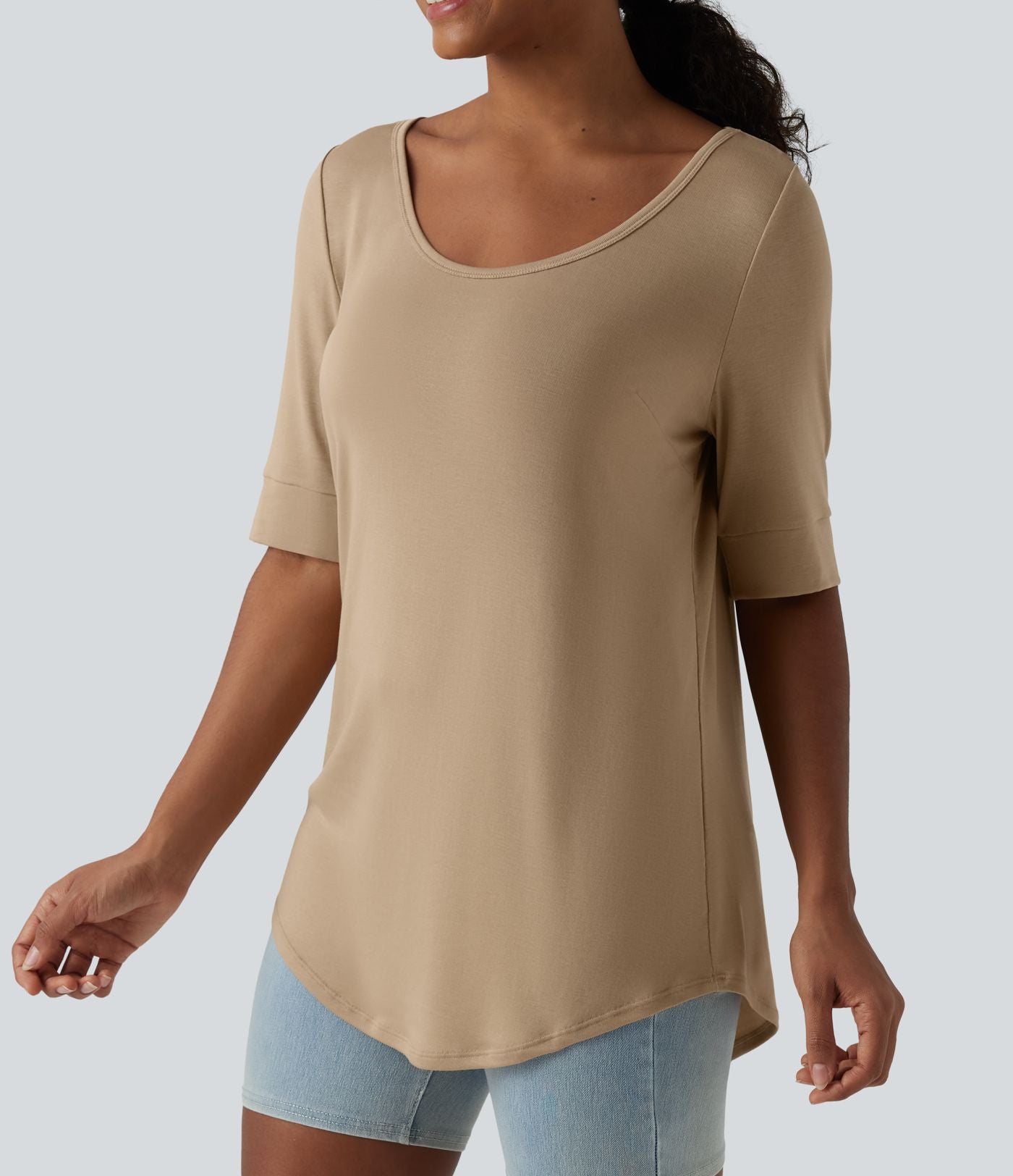 T-shirt décontracté long en maille côtelée col rond échancré, manches mi-longues et ourlet courbe