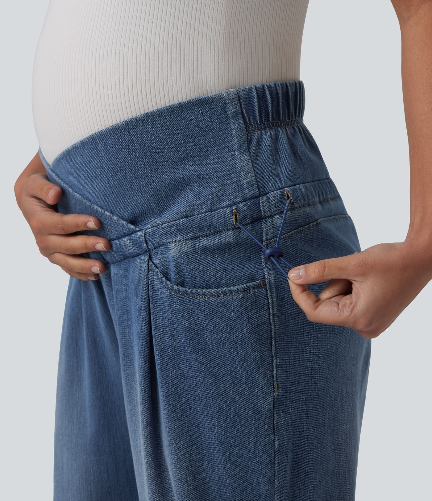 Halara Flex™ Jean de maternité ample décontracté à taille haute croisée avec cordon de serrage ajustable et poches