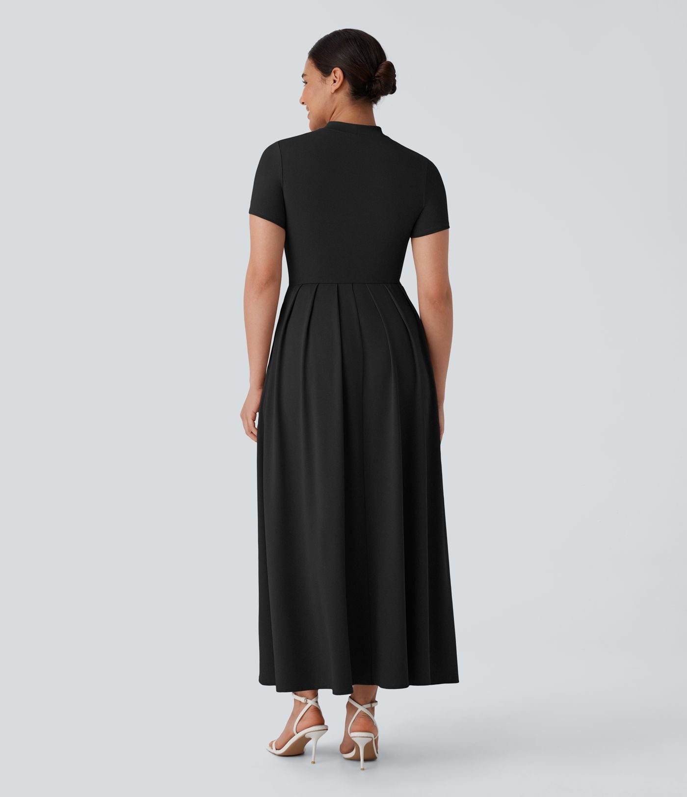 Robe longue décontractée à col montant, manches courtes et poches latérales