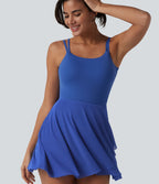 Robe de tennis courte 2-en-1 à bretelles SoftlyZero™ dos nu avec mesh contrasté, brassière intégrée et poches – Édition Easy Peasy – UPF 50+