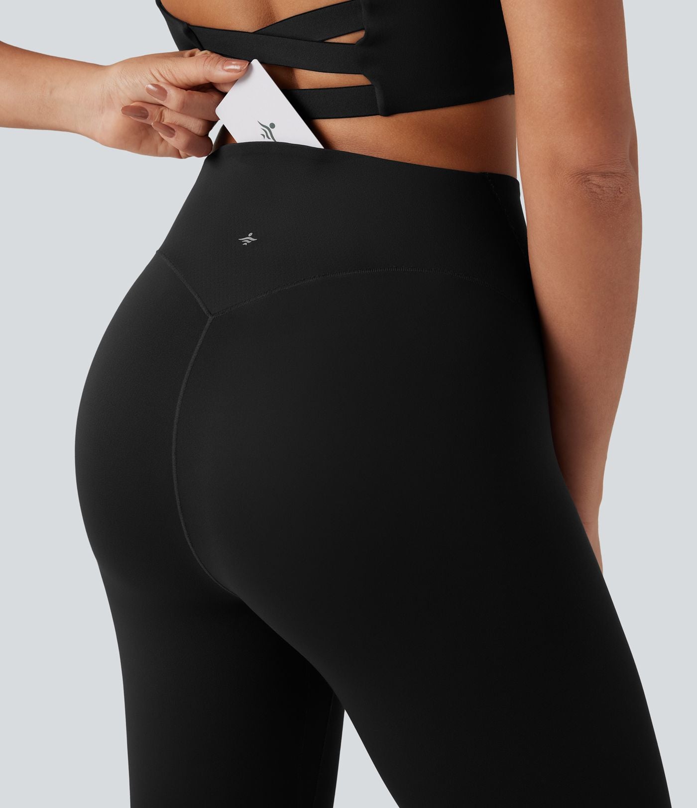 Legging yoga SoftlyZero™ gainant taille haute avec poche - UPF50+