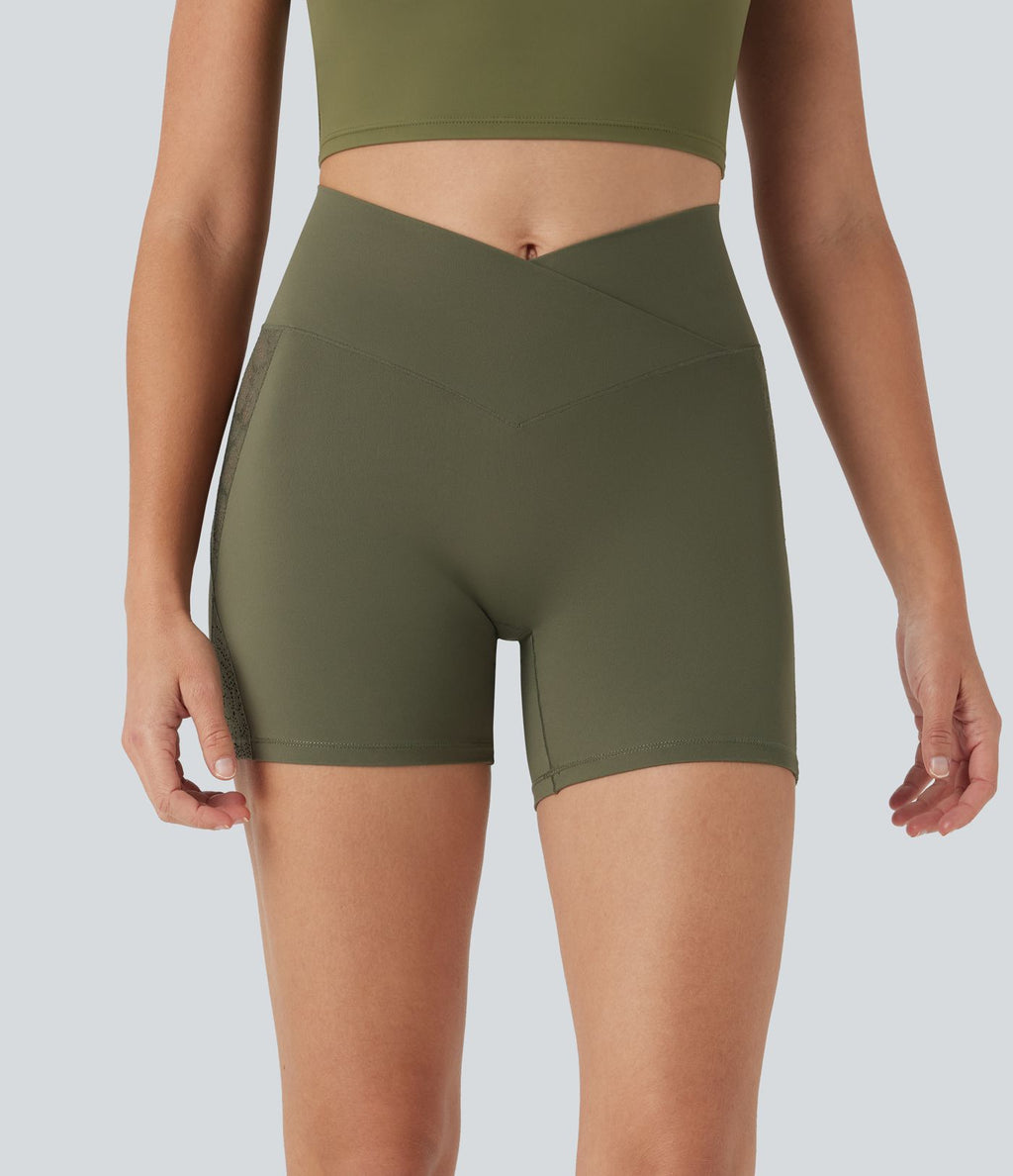 Softlyzero™ Short cycliste yoga taille haute croisé avec dentelle contrastée et poche arrière 12,5 cm - UPF50+