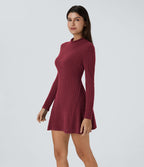 Robe de courte décontractée en maille côtelée à col montant et manches longues