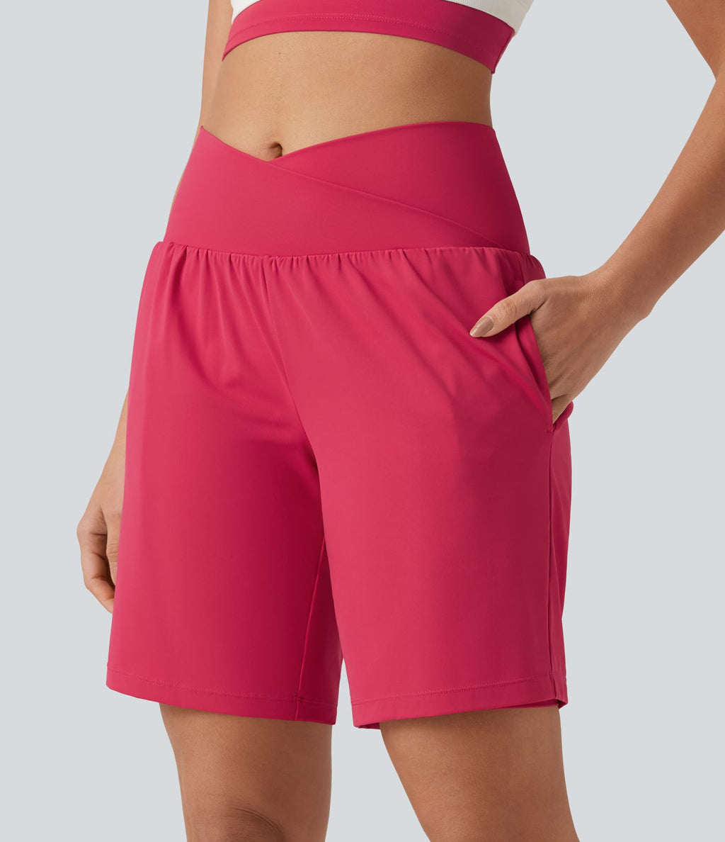 Short de yoga 2-en-1 taille haute croisée en SoftlyZero™ Airy à effet frais InstantCool 22,9 cm avec poches