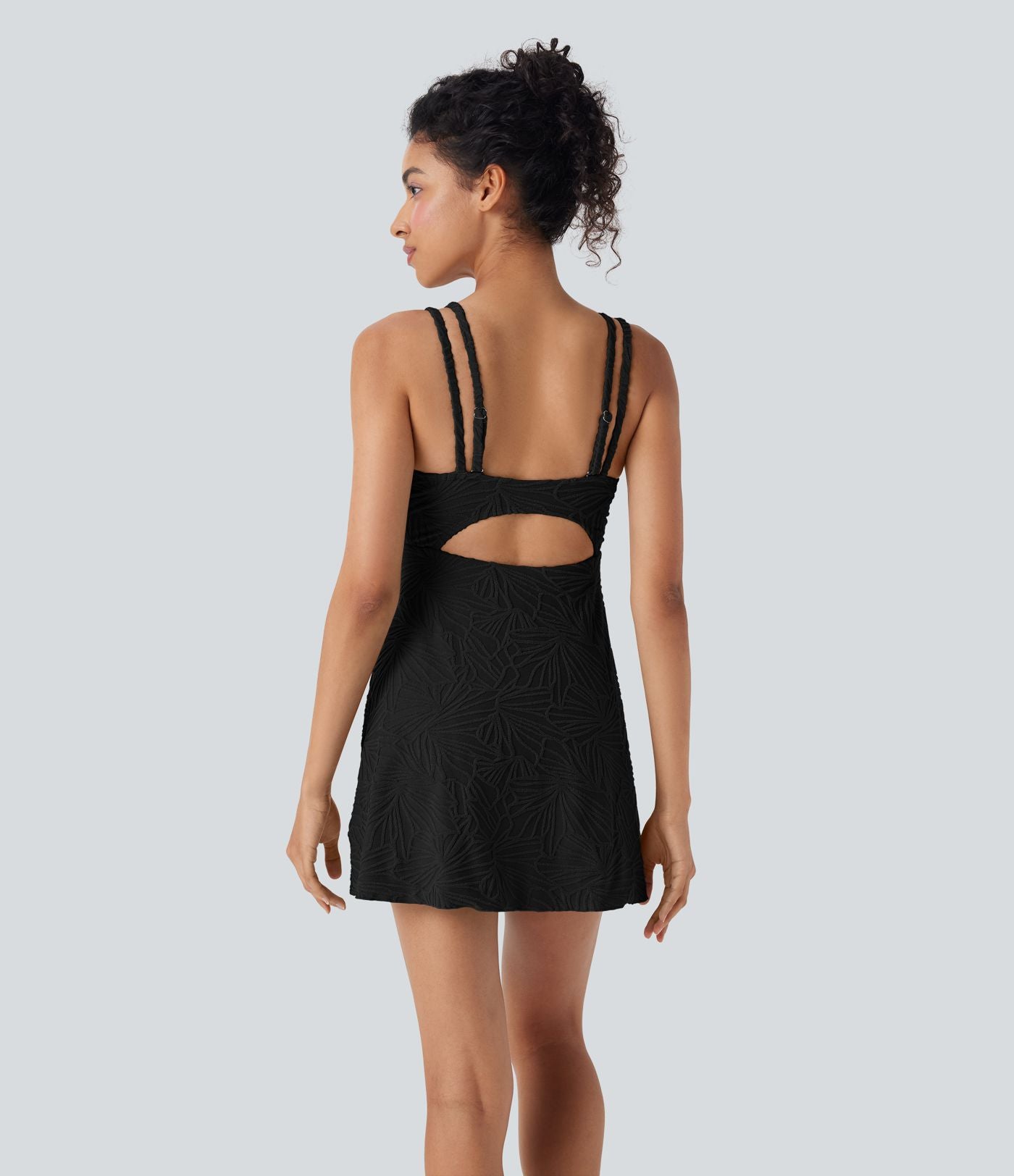 Robe de bain courte 2-en-1 dos nu ajourée