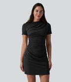 Robe mini décontractée évasée col rond manches courtes