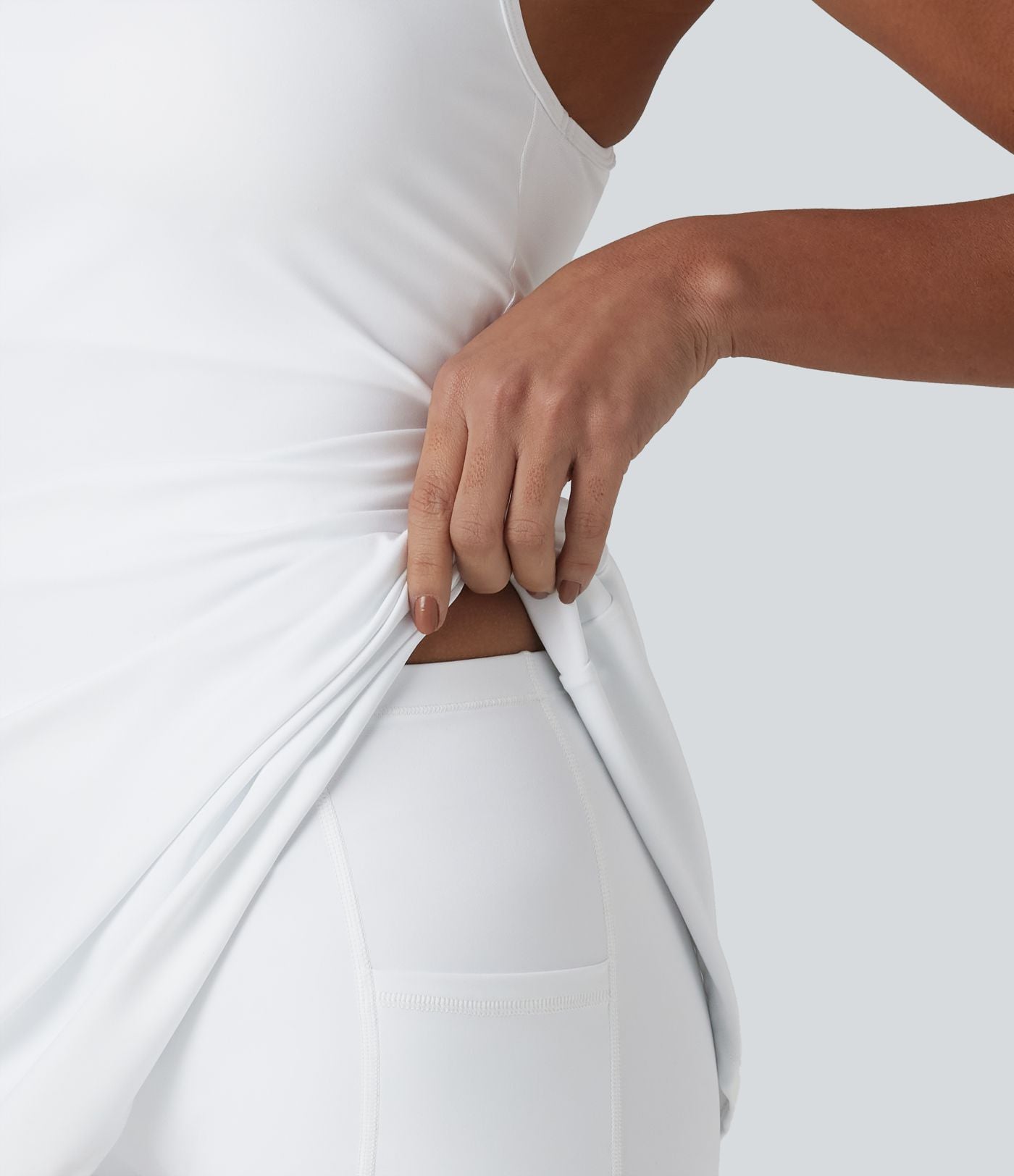 Robe de sport SoftlyZero™ Airy 2-en-1 à dos nageur croisé en mesh respirant avec brassière intégrée et effet frais InstantCool avec poches, protection solaire UPF50+