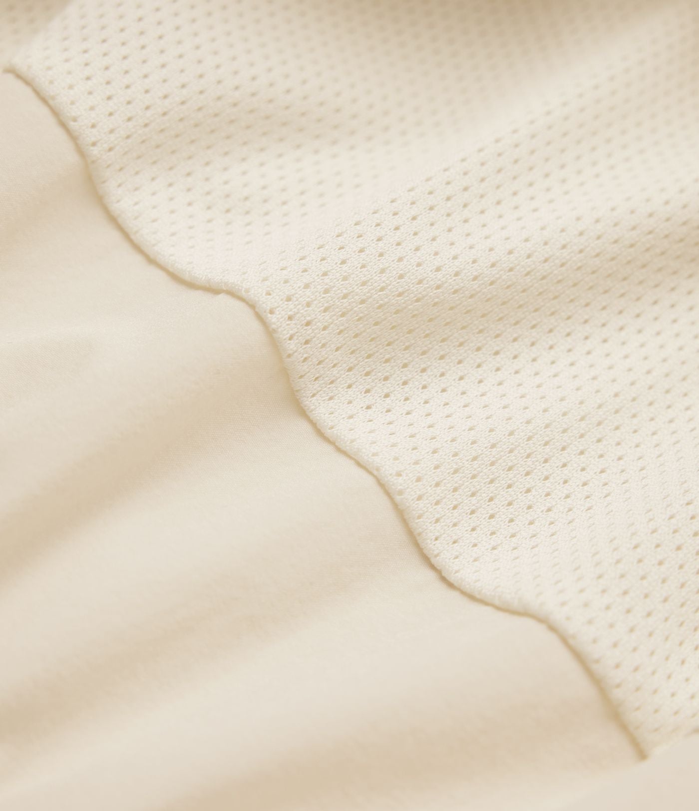 Veste de randonnée déperlante résistante à l'abrasion à capuche avec mesh contrastant et poches