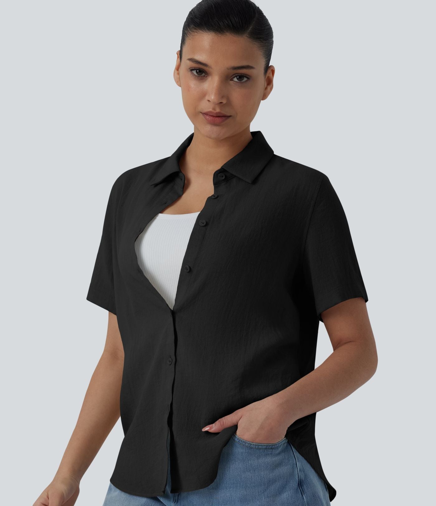Chemise décontractée à manches courtes avec col et ourlet arrondi, aspect lin