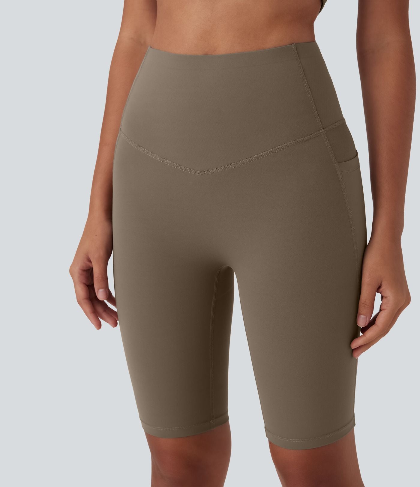 Short cycliste 12,5 cm d'entraînement gainant galbant taille haute avec empiècements résille contrastés et poches Halara UltraSculpt™