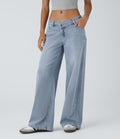 Halara Flex™ Jean large asymétrique taille basse avec bouton, fermeture éclair et poches multiples, délavé et extensible en maille