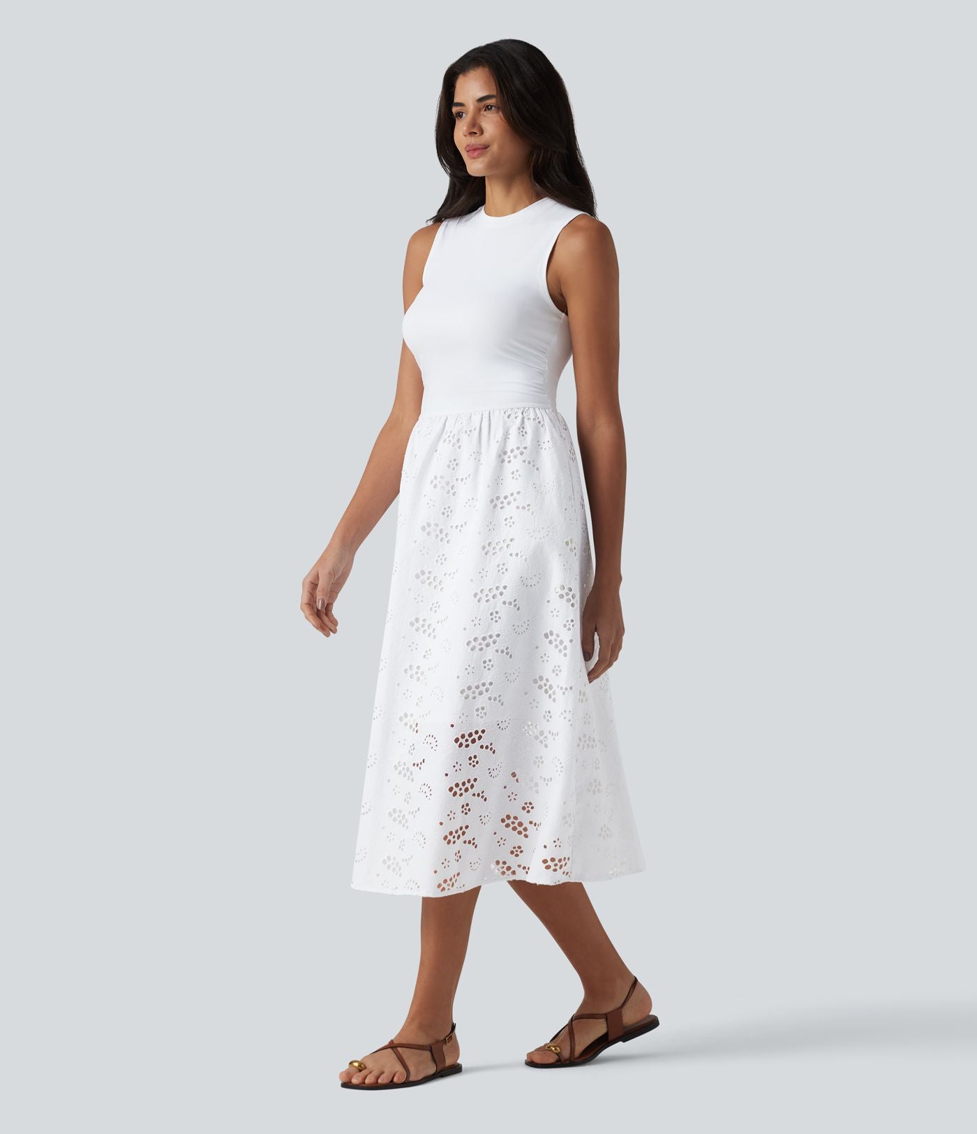 Robe midi de villégiature sans manches col rond à broderie anglaise, avec poches