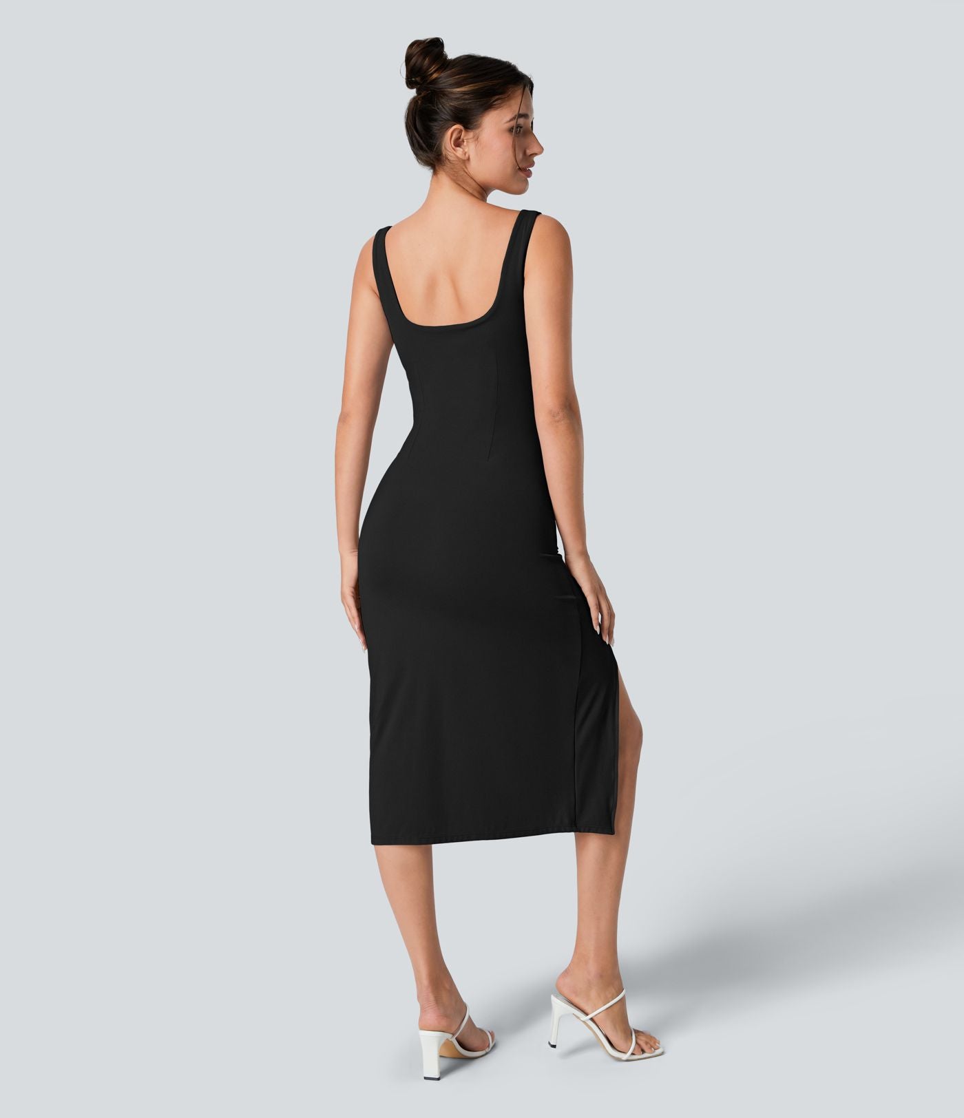 Robe corset midi moulante ruchée à encolure carrée, dos nu, brassière intégrée