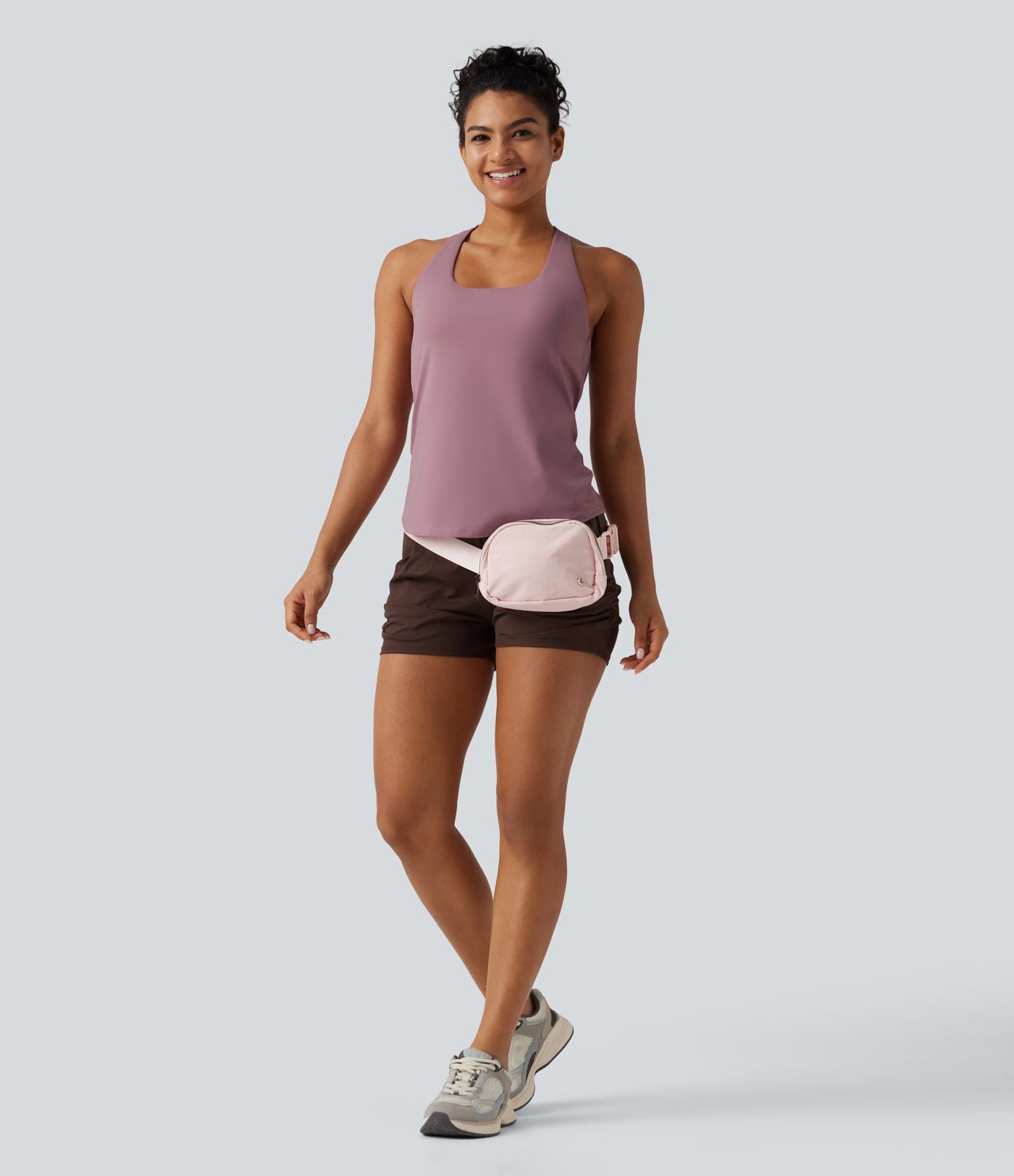 Débardeur de yoga à encolure U, toucher frais, séchage rapide, coussinets amovibles et protection solaire UPF 50+