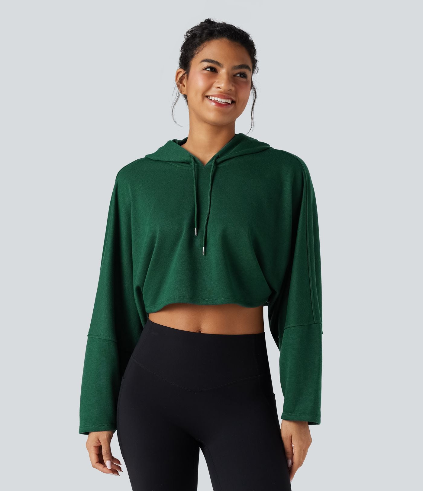 Sweat-shirt court à capuche épaules tombantes coupe décontractée