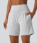 Short yoga 2-en-1 à rayures taille super haute 17,5 cm avec poches