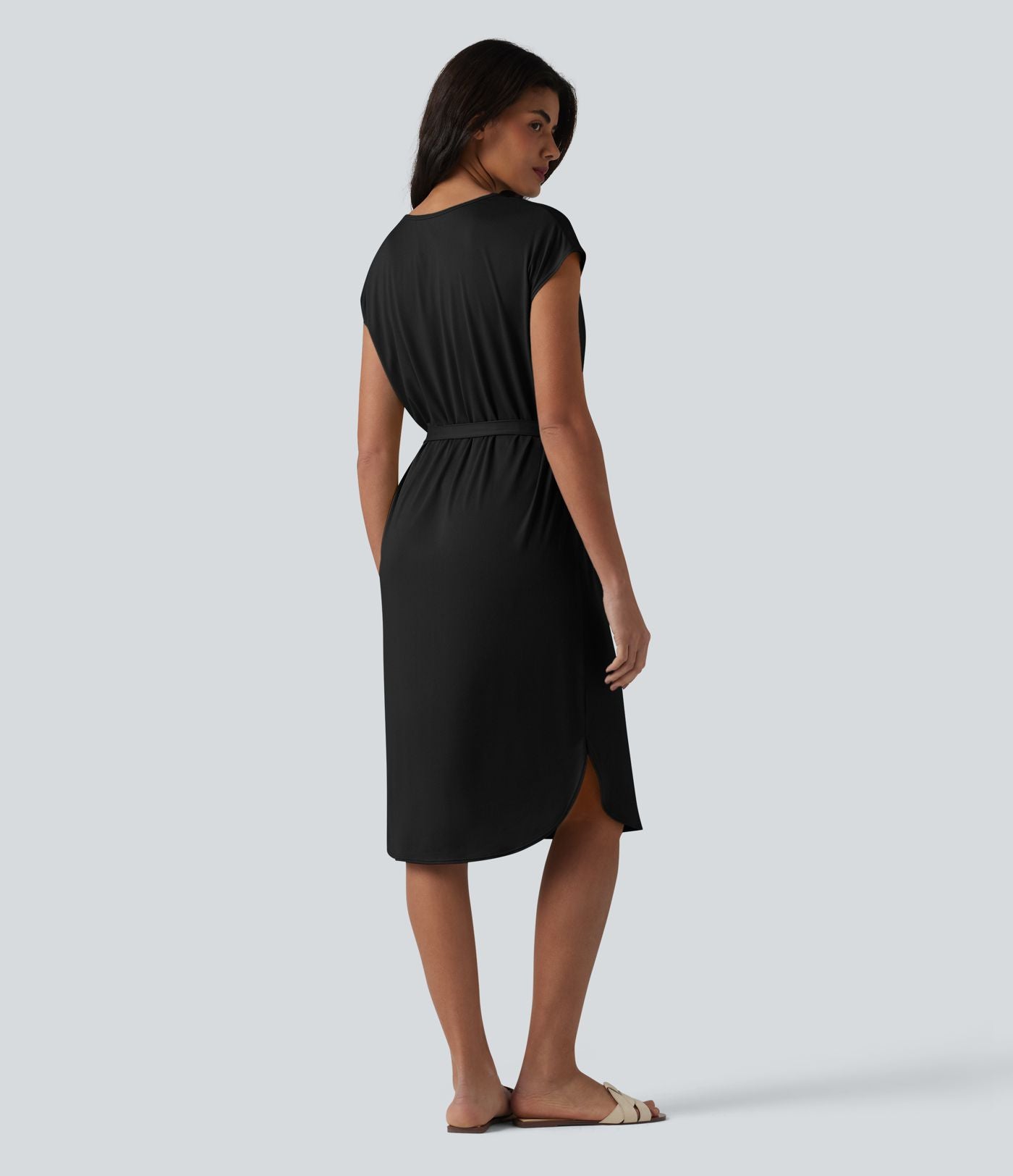 Robe t-shirt casual col V à manches courtes, ceinturée et ourlet arrondi