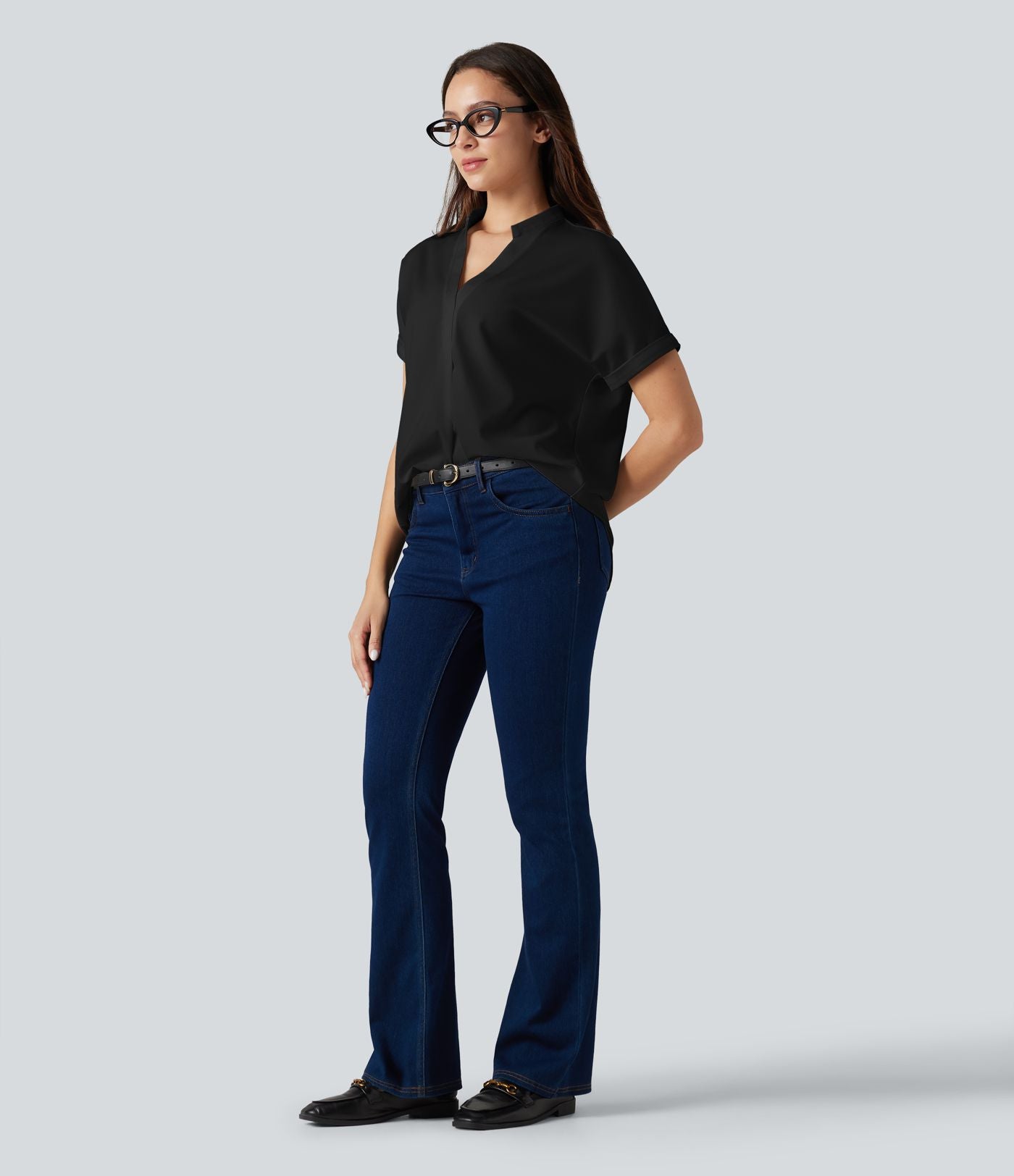 Blouse habillée en mousseline col V à manches courtes, ourlet arrondi et tissu infroissable