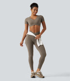 Crop top col V manches courtes Halara UltraSculpt™, base croisée et coussinets amovibles