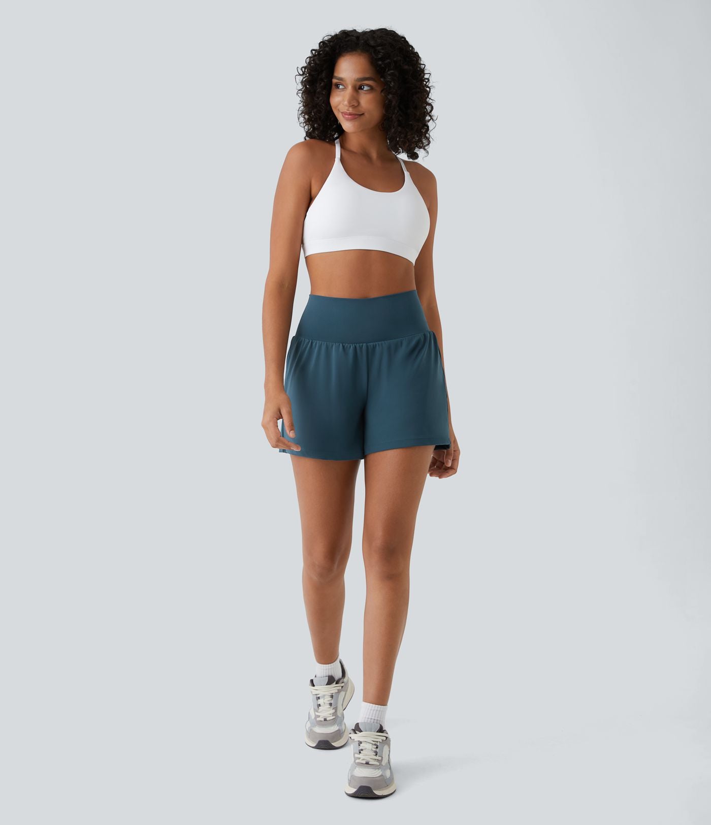 Short yoga 2-en-1 SoftlyZero™ Airy effet frais InstantCool taille très haute 12,5 cm avec poches, longueur allongée
