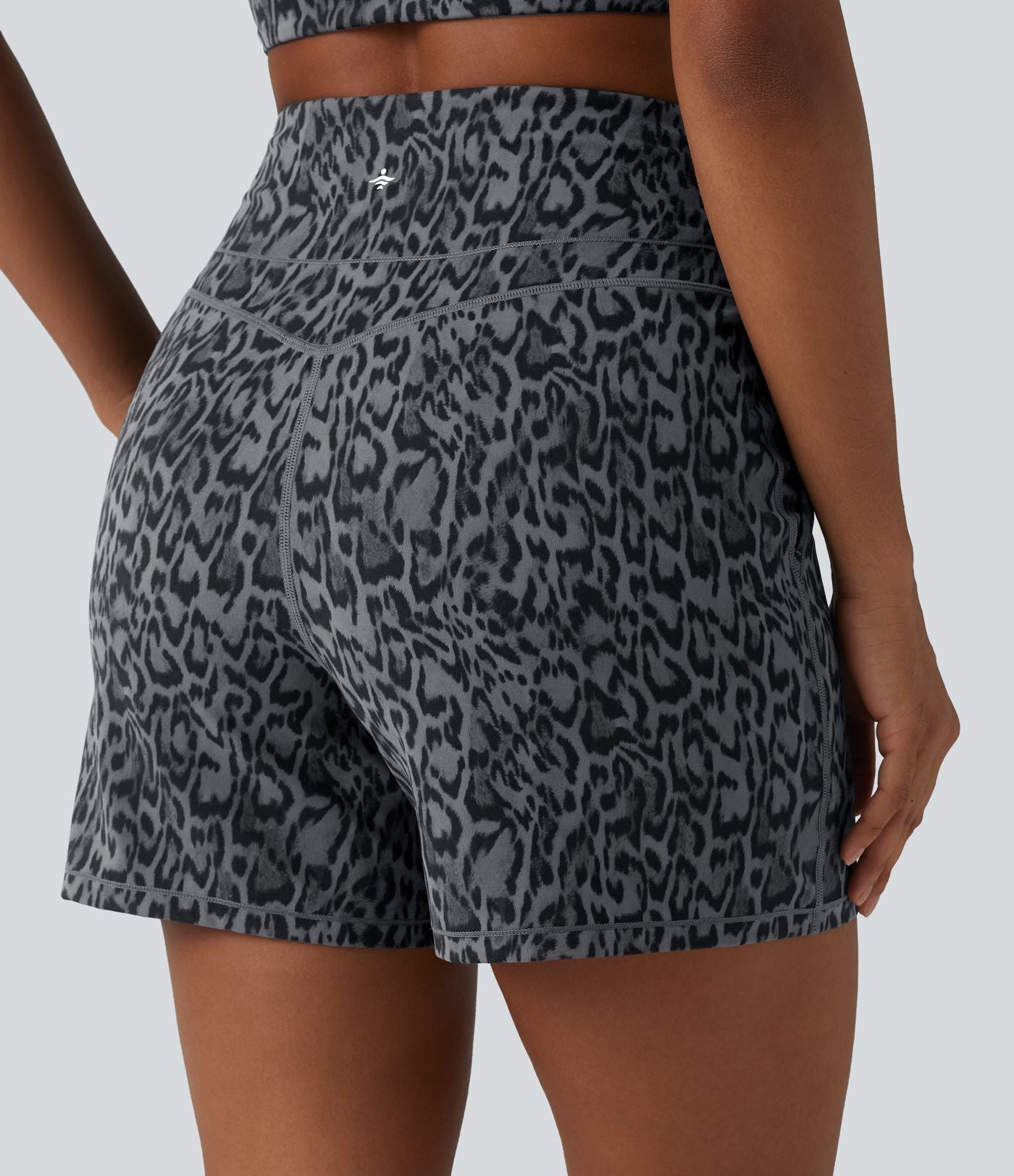 Short de yoga droit Halara UltraSculpt™ imprimé léopard taille haute ventre plat 12,5 cm avec poches