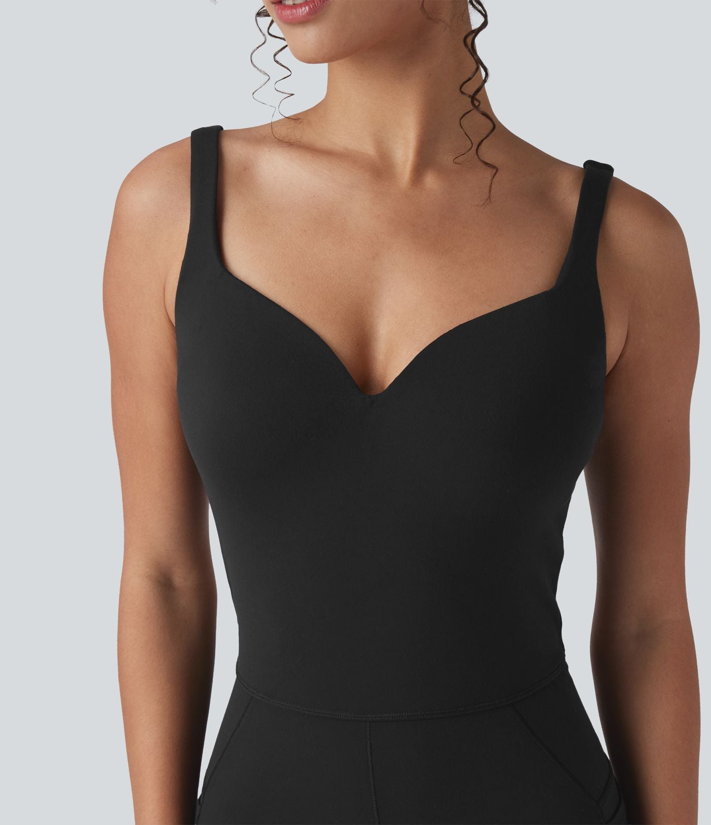 SoftlyZero™ Combinaison yoga évasée à col cœur avec découpes, dentelle contrastée et poches - UPF50+