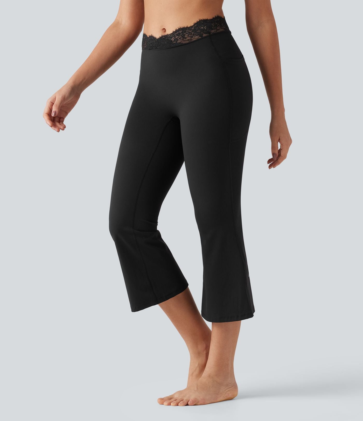 Legging de yoga flare Halara UltraSculpt™ longueur mollet avec dentelle contrastée et poches