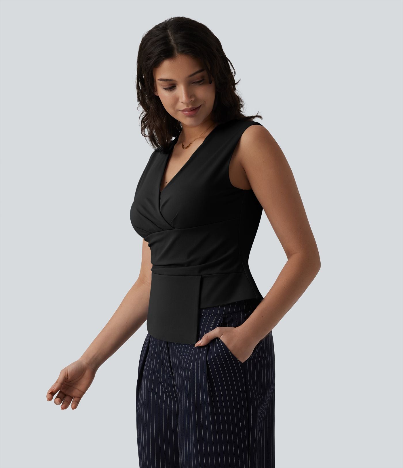 Blouse tailleur col V sans manches