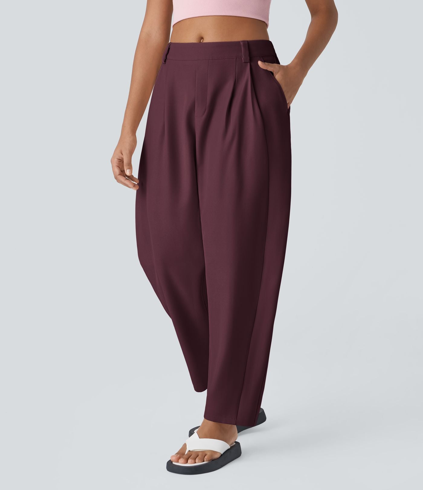 Pantalon tailleur ample, taille moyenne, coupe barrel, à poches