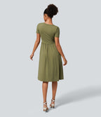 Robe Casual Midi Col en V Boutons Décoratifs Manches Courtes Poches Latérales et Plis