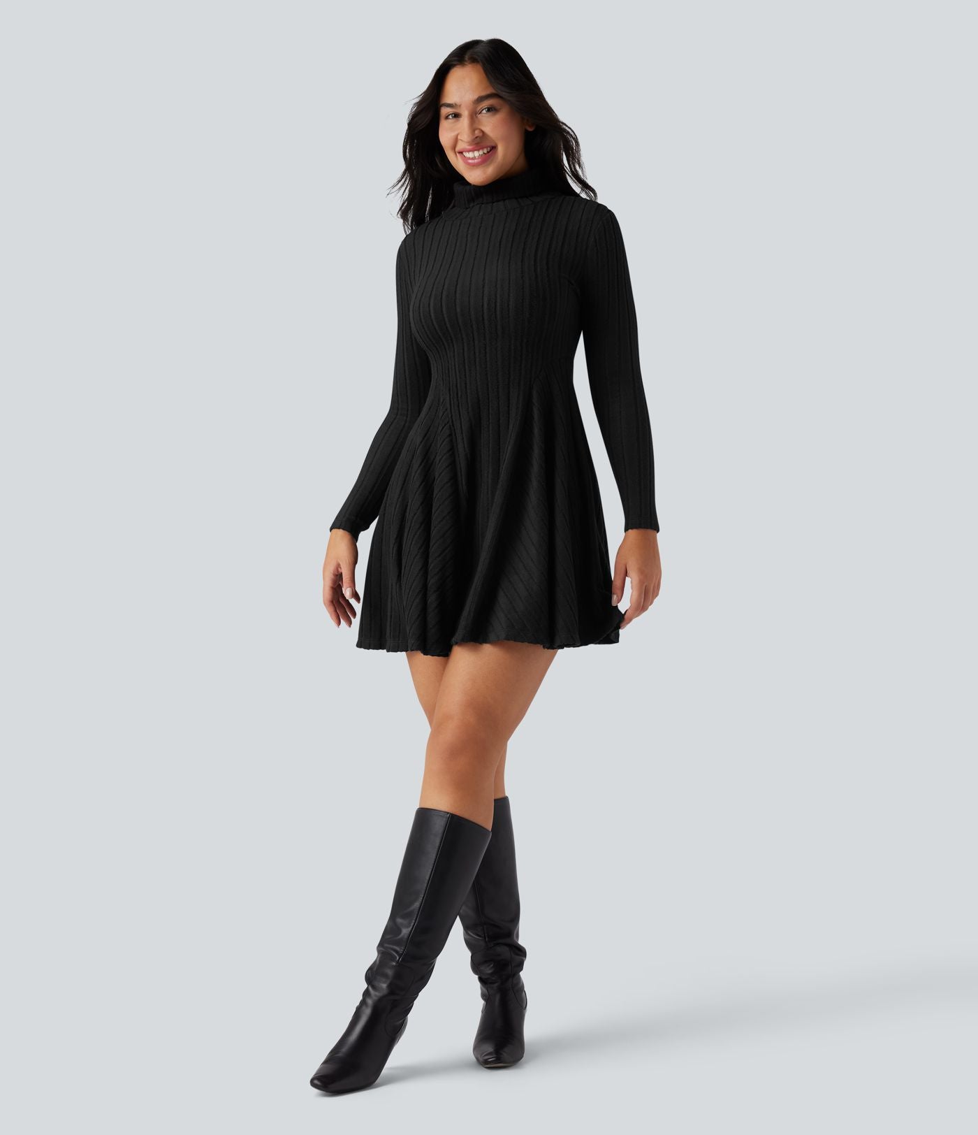 Robe mini évasée col montant à manches longues en maille côtelée