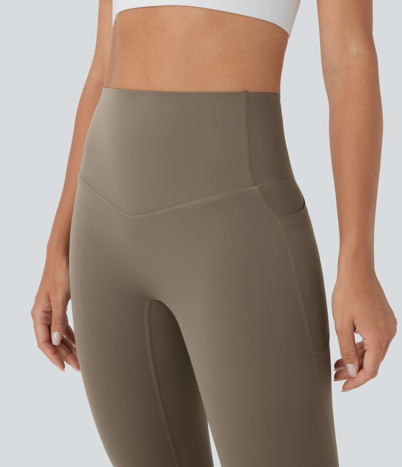 Legging 7/8 d'entraînement gainant taille haute avec sous-vêtement intégré antibactérien et poches Halara UltraSculpt™