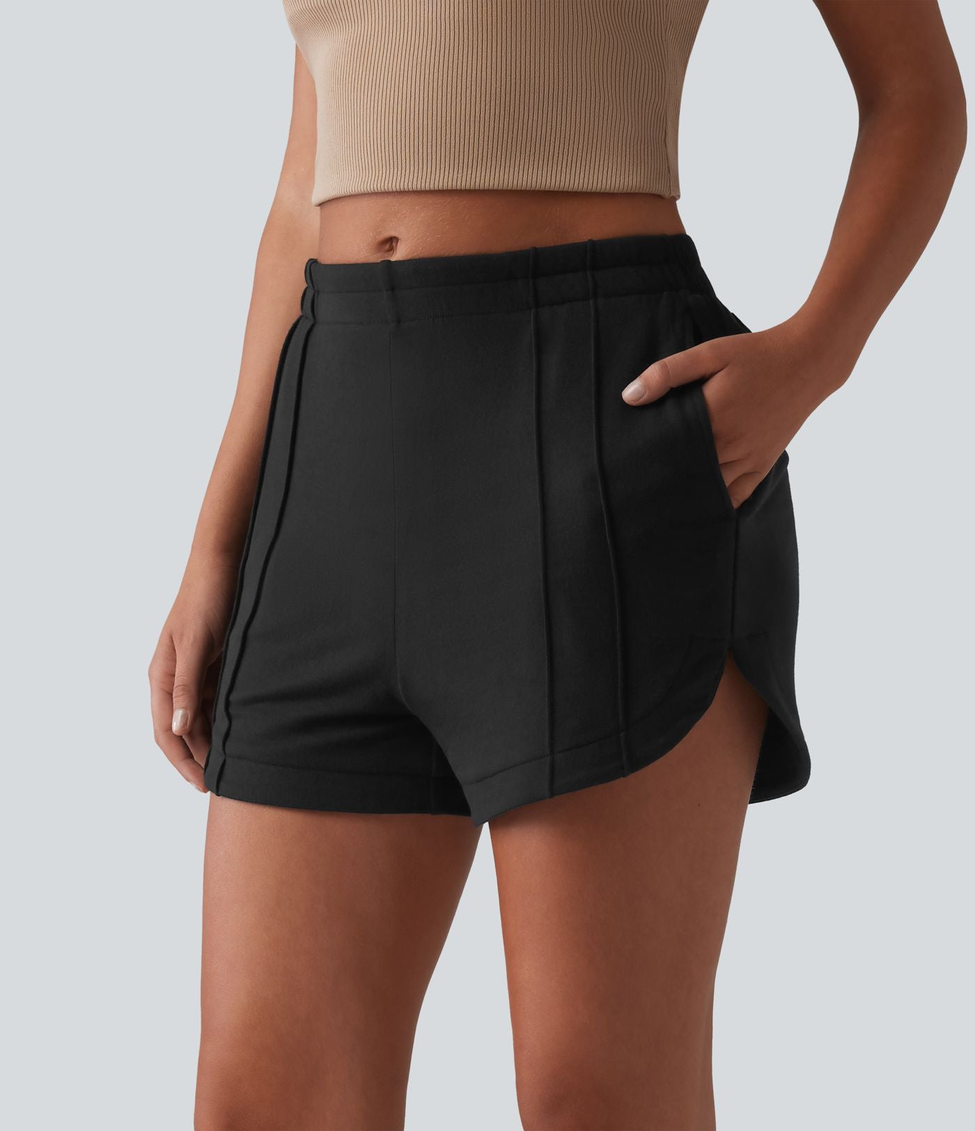 Short casual taille mi-haute à plis piqués, ourlet arrondi et poches, 7,5 cm