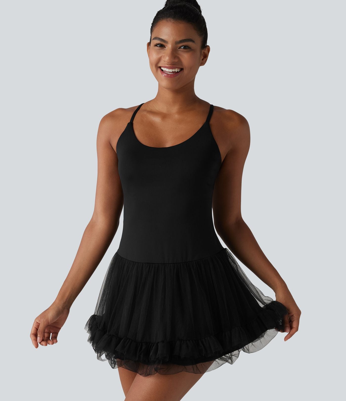 Robe mini de sport 2 en 1 avec brassière intégrée en maille contrastée avec poches - Édition Easy Peasy