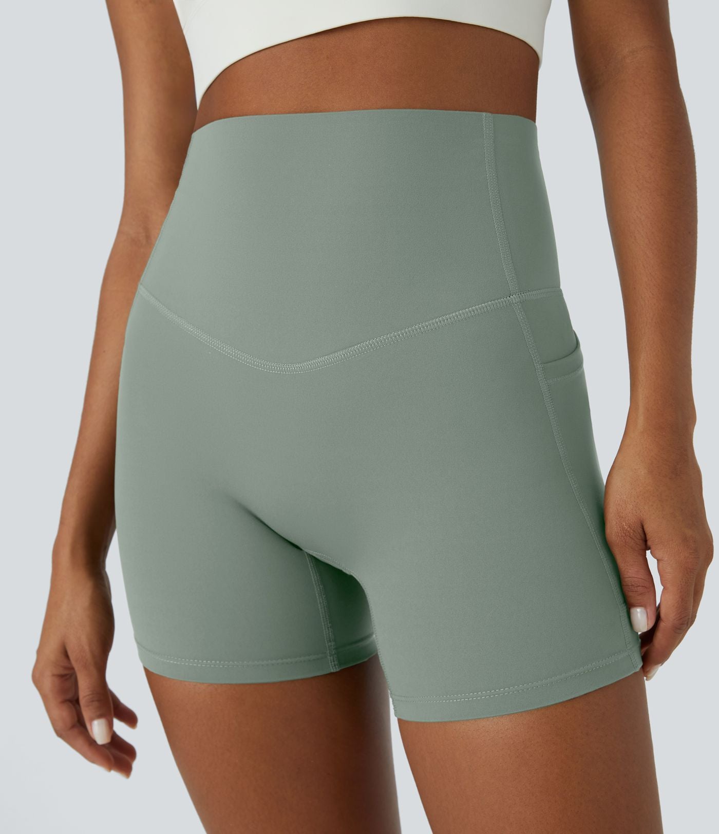 Short cycliste d'entraînement gainant taille haute UltraSculpt™ SoCinched à poches latérales 12,5 cm