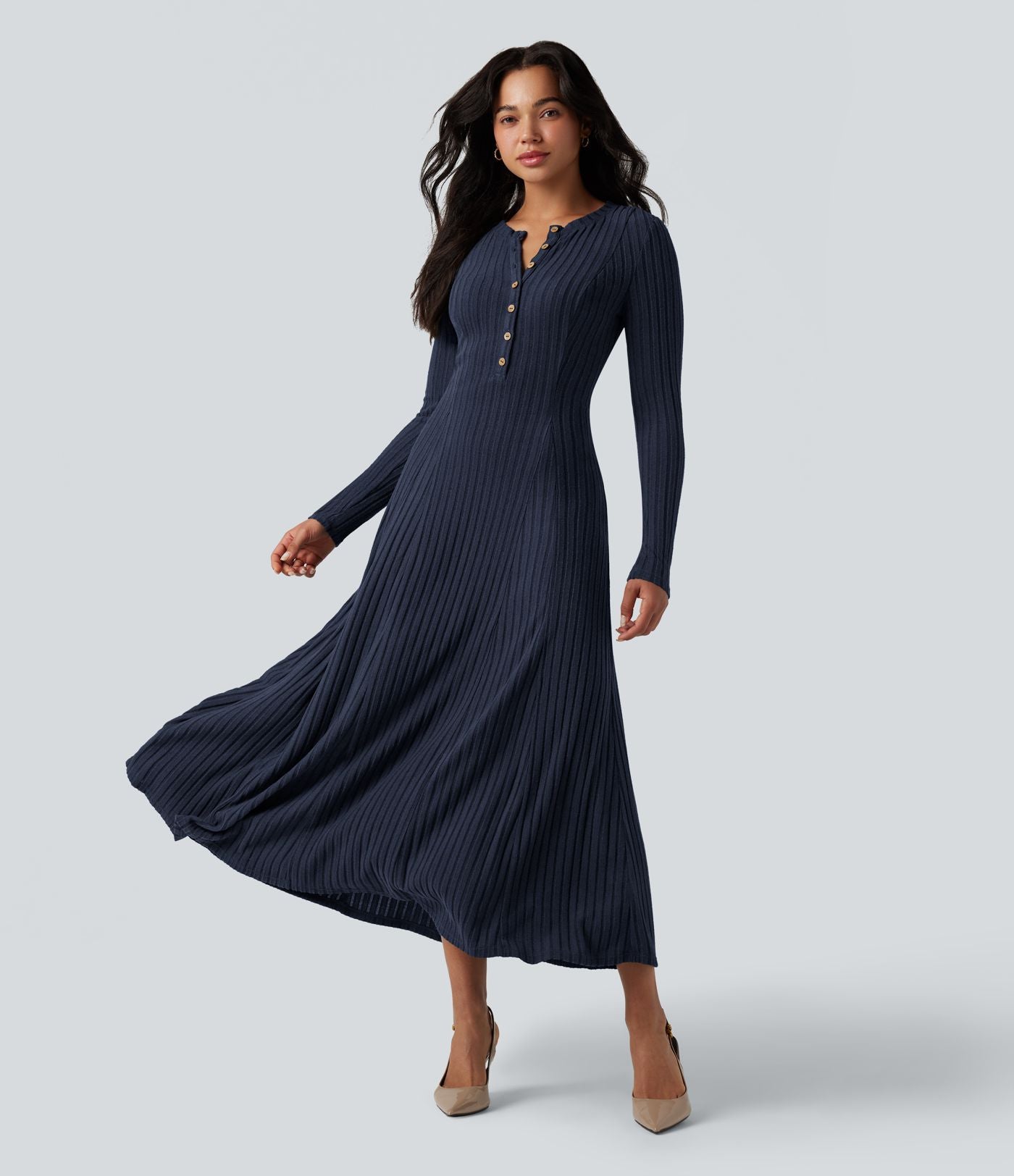 Robe longue fluide maille côtelée col henley manches longues