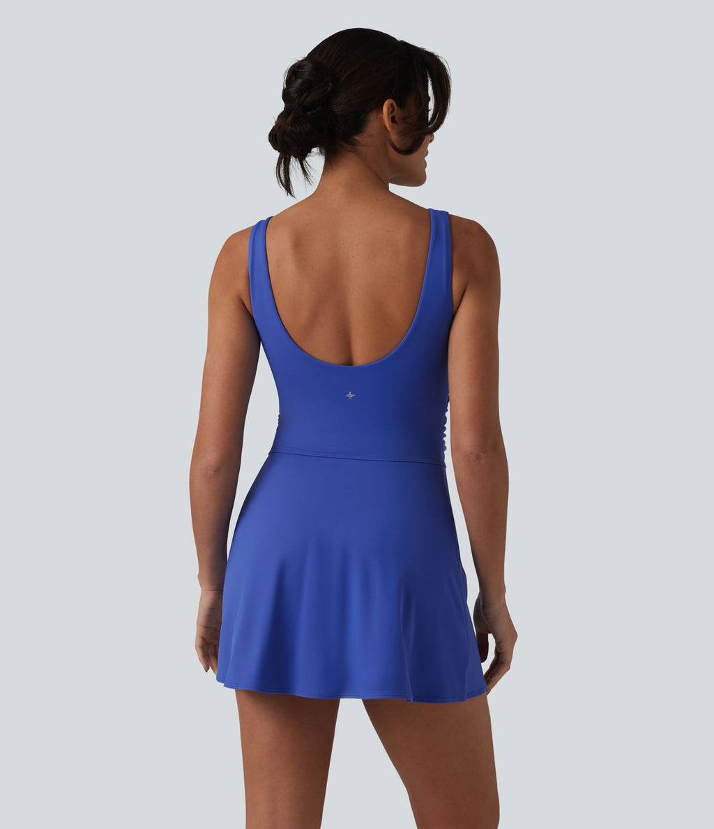 Robe de yoga courte 2-en-1 SoftlyZero™ Plush col V avec brassière intégrée, liens latéraux et poches – Édition Easy Peasy