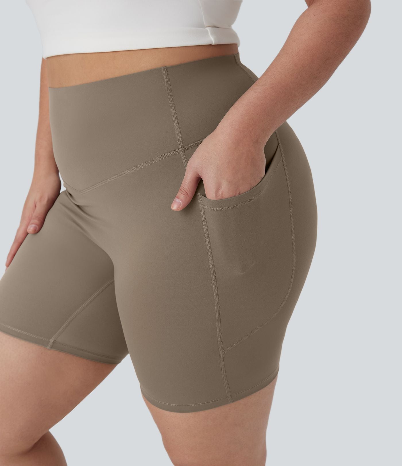 Short cycliste 17,5 cm d'entraînement gainant taille haute grande taille avec poches Halara UltraSculpt™